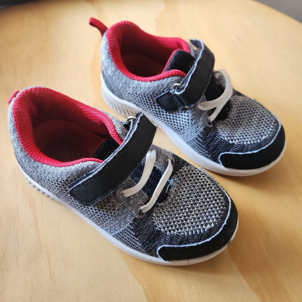 Kids Sneakers in Black, Red, and Gray Size 7